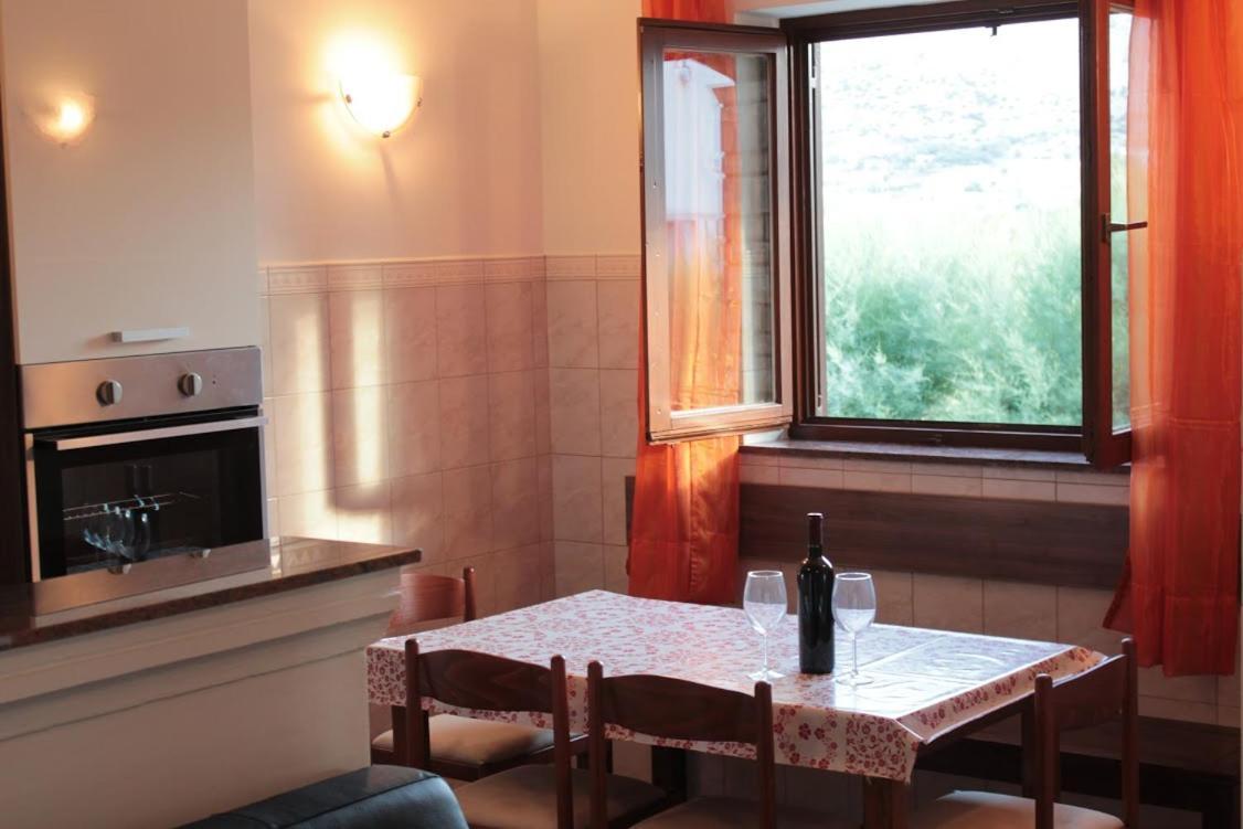 Apartmani Peko Pag Town Exteriör bild