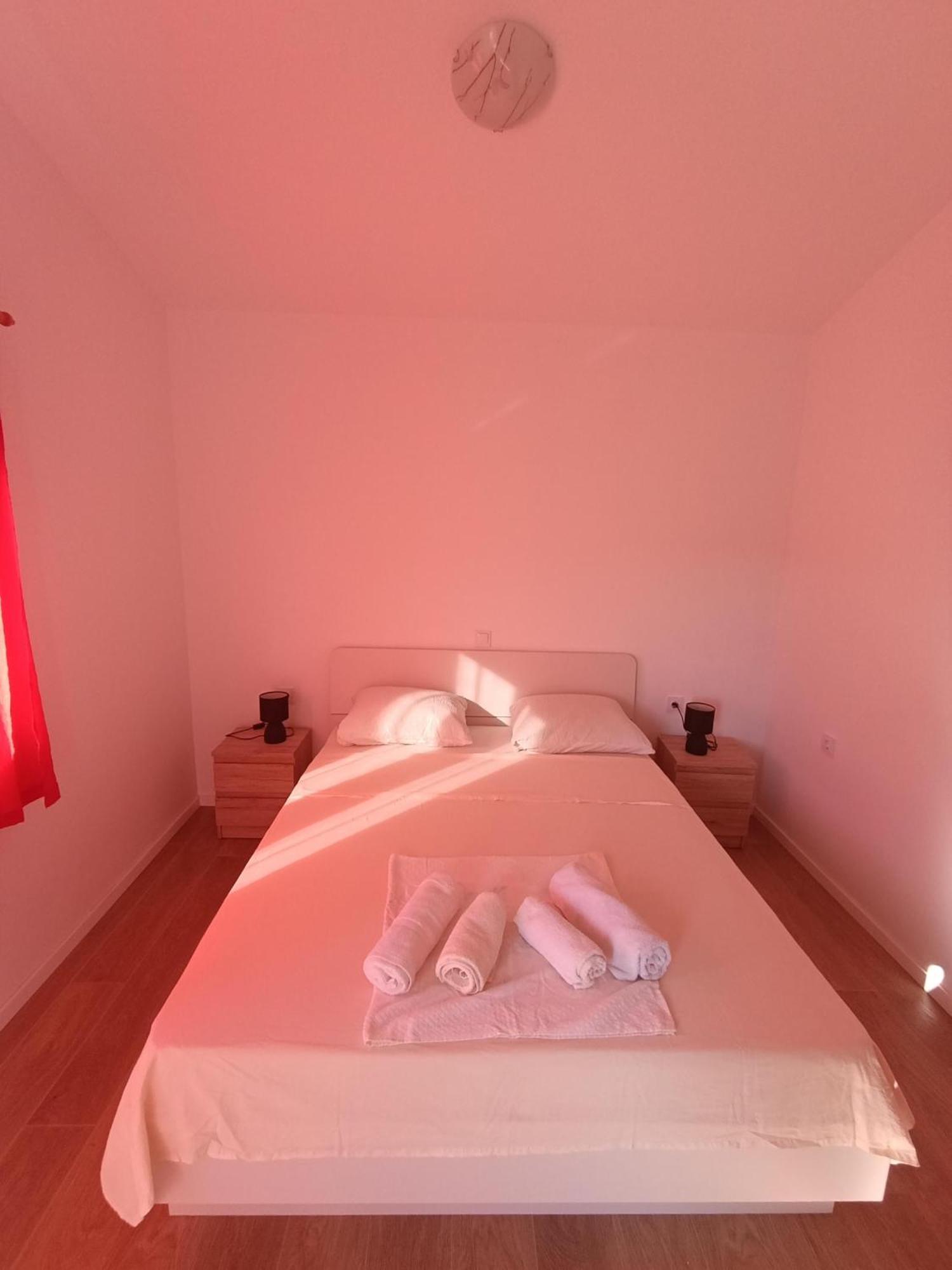 Apartmani Peko Pag Town Exteriör bild