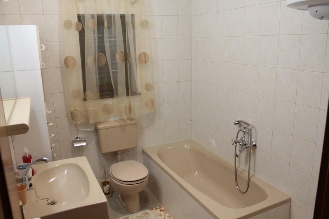 Apartmani Peko Pag Town Exteriör bild