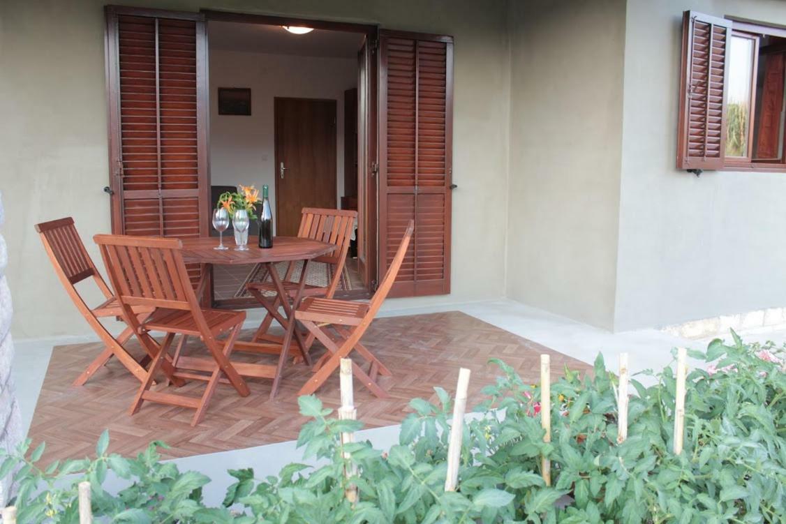 Apartmani Peko Pag Town Exteriör bild