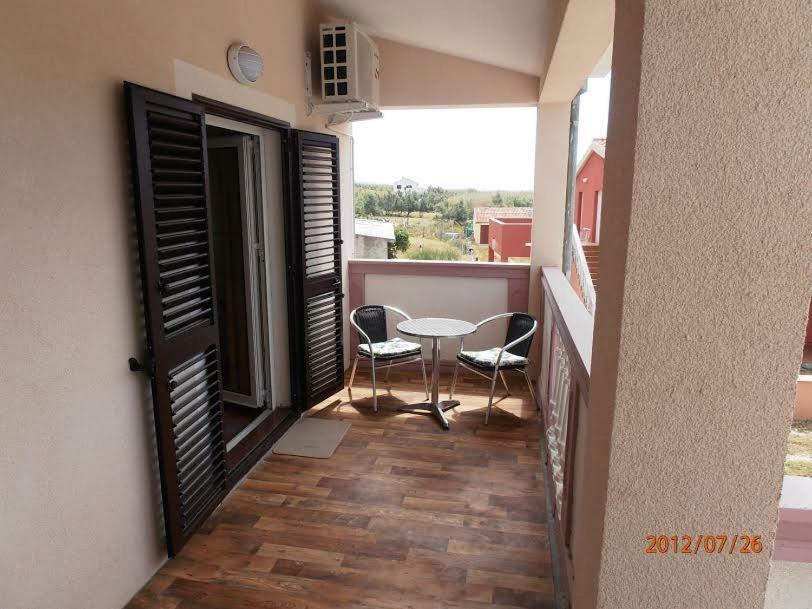 Apartmani Peko Pag Town Exteriör bild