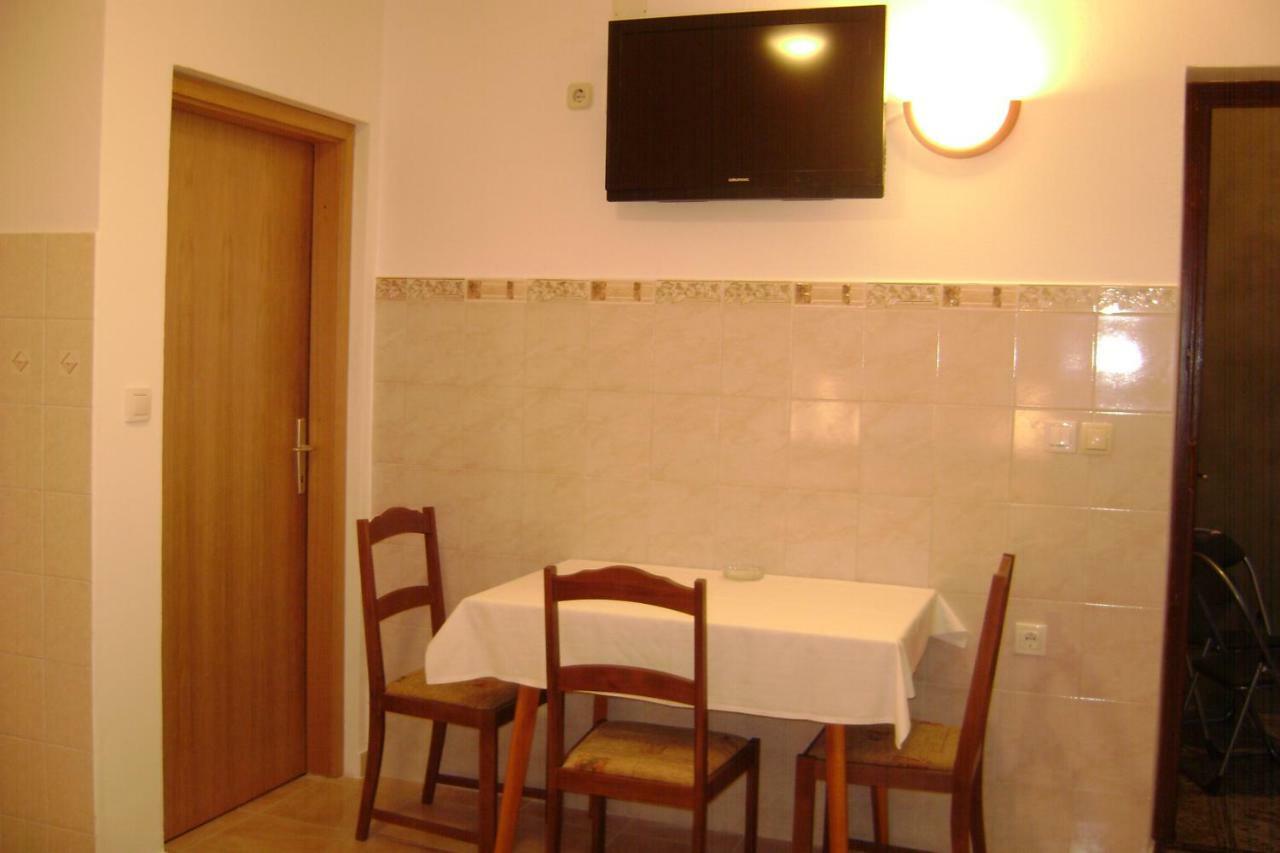 Apartmani Peko Pag Town Exteriör bild